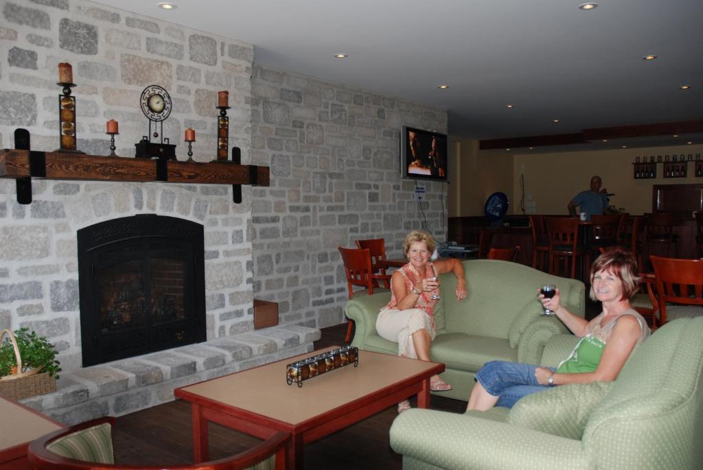 Auberge Le Cabanon Saint Zenon ภายนอก รูปภาพ